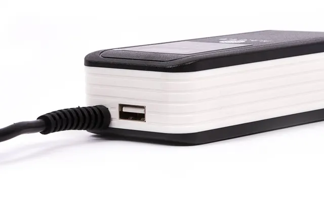 Adaptador de Corriente Naceb Technology NA-013