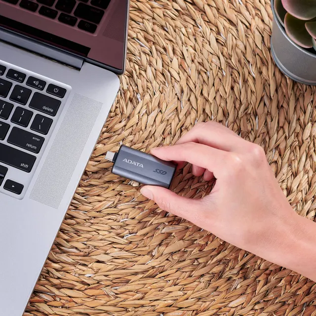 SSD ADATA SC750 — vista 5