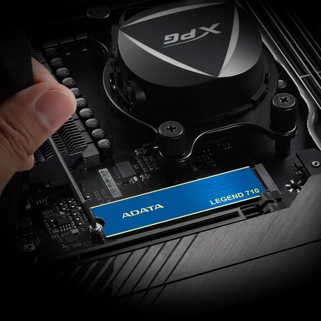 SSD ADATA LEGEND 710 — vista 5