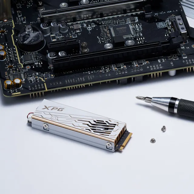 SSD ADATA MARS 980 PRO — vista 13