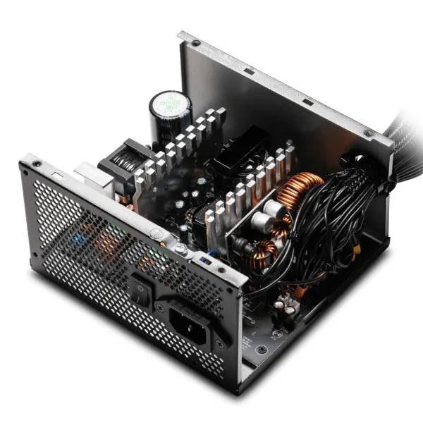 Fuente de Poder XPG PYLON — vista 7
